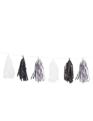 TASSEL GARLAND 15 srebra, crno -bijeli pompomi 2,74 m